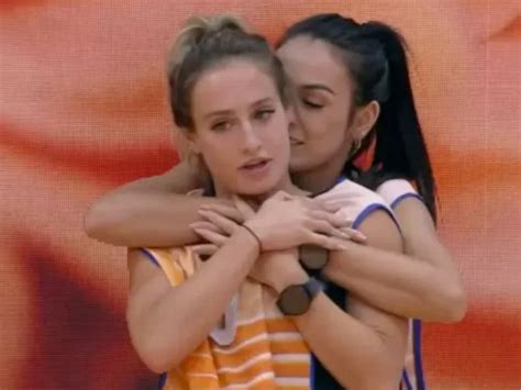 Bbb Larissa Diz Que Sonhou Beijando Bruna Que Nojo