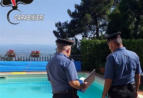 Ricercato Trovato Nella Villetta Vista Mare Con Piscina Si Faceva La