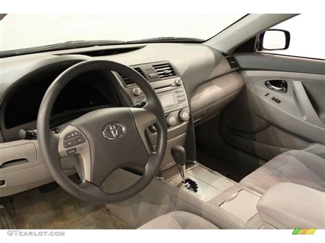 Ash Gray Interior 2010 Toyota Camry Xle Photo 68995545