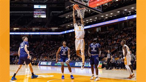 No 12 Tennessee Men S Basketball Defeats Georgia Souther 74 56 Wbir