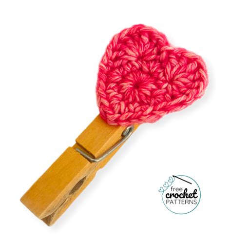 Free Crochet Pattern Small Heart · Free Crochet Patterns