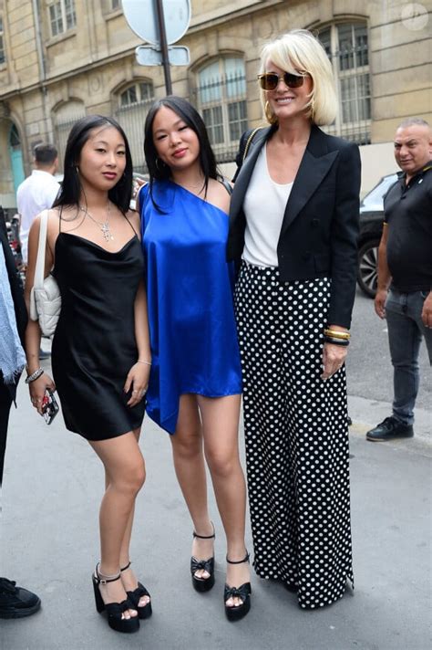 Photo Laeticia Hallyday Et Ses Filles Jade Et Joy Leur Arriv E Au