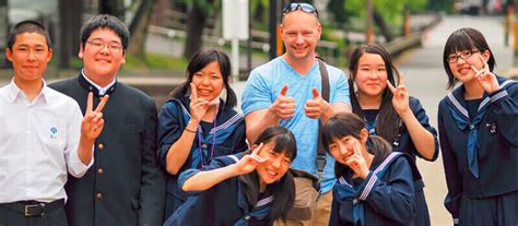 How to Study Abroad in Japan (Guide)