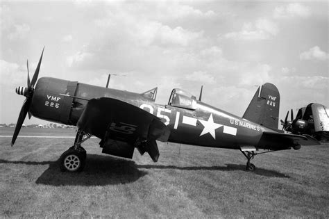 Asisbiz Vought F4U 4 Corsair VMF 225 White 051 BuNo 96879 Korea 01