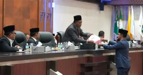 DPRA Tetapkan Tujuh Komisioner KIP Aceh Periode 2023 2024