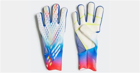 Best Goalkeeper Gloves 2023 Fitting Guide FOOTY Blog