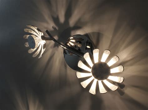 Schwenkbare Blumen Design Deckenlampe Aus Metall Blattsilber