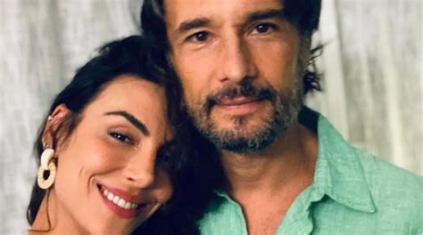 Esposa De Rodrigo Santoro Surge A Filha Na Nova Casa Na Espanha