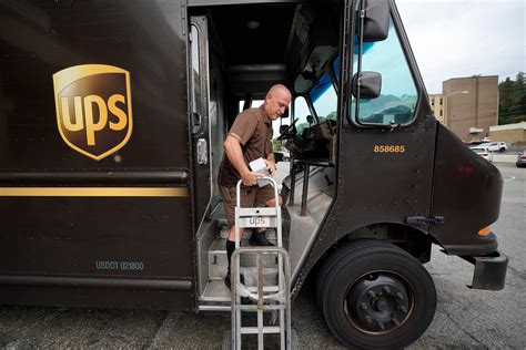 How Much Do Ups Delivery Drivers Make In California Ali Yazzie