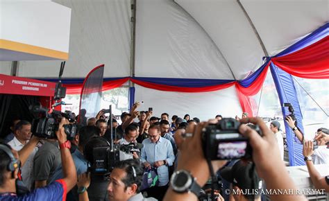 MAJLIS PERASMIAN KARNIVAL USAHAWAN DESA DI PUTRAJAYA GALERI MARA