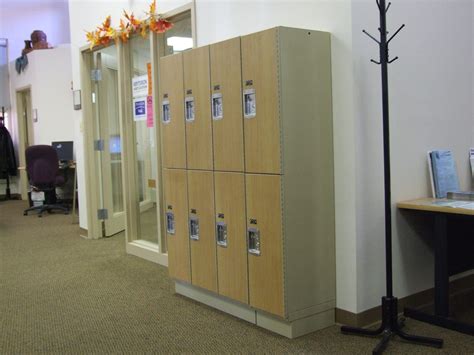 Get the Best Workplace Smart Staff Lockers| DeBourgh