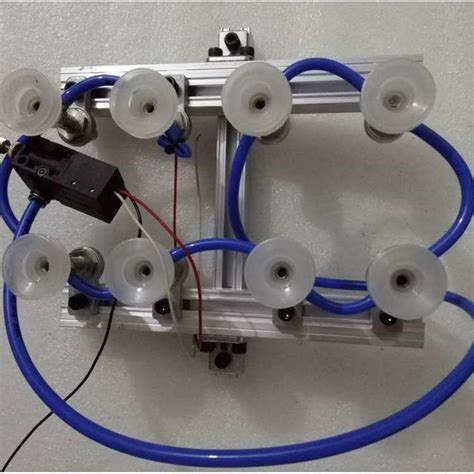 Agarrador del brazo del robot con el agarrador robótico industrial del