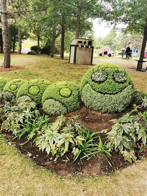 Smileys Faces Botanical Garden Editorial Stock Image - Image of grass ...