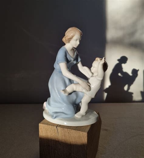 Elegant Vintage German Gräfenthal Carl Scheidig Porcelain Mother and