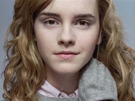 closeup-emma-watson - 2847 - The Wondrous Pics