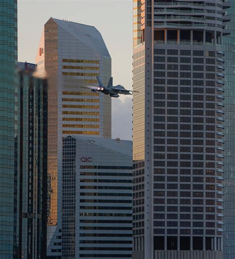 This Cockpit Video Of An Aussie C-17 Dodging Skyscrapers Is A Must Watch