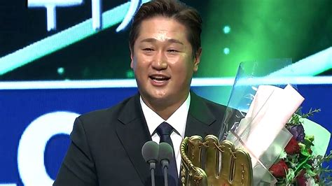 다음스포츠 많은 감정이 담긴 눈물 지명타자 부문 이대호2022 Kbo 골든글러브