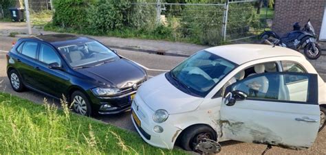 Drie Auto S Botsen Op Elkaar Op Dijk In Alblasserdam ZHZActueel