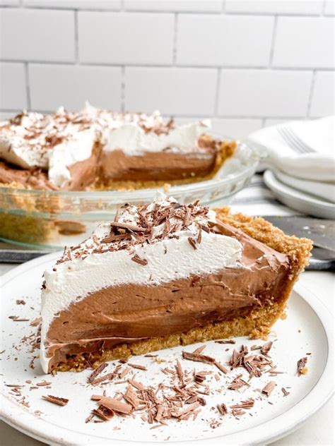 Easy Chocolate Pudding Pie With Graham Cracker Crust Midwestern Homelife