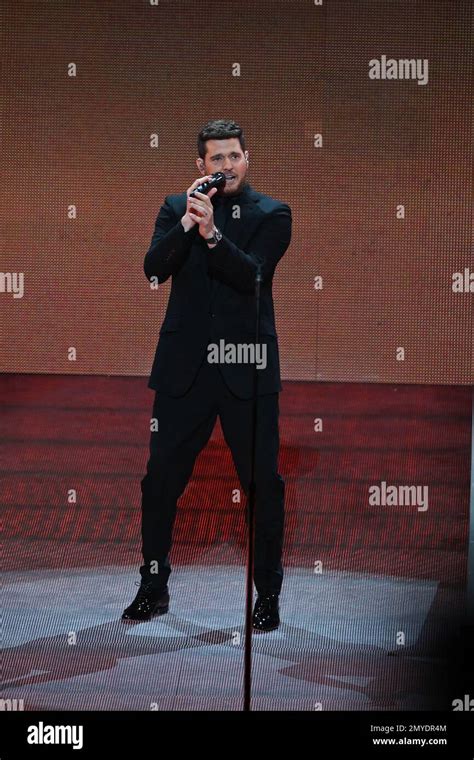 Michael buble higher tour 2023 hi-res stock photography and images - Alamy