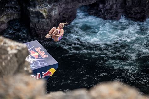 A Record Breaking Irish Visit For The Red Bull Cliff Diving World