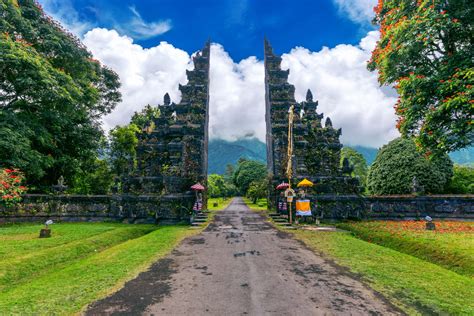 Upacara Keagamaan Hindu Jenis Makna Dan Tradisinya