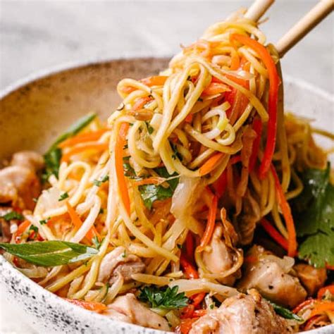 Easy Chicken Chow Mein Recipe Ready In 25 Minutes