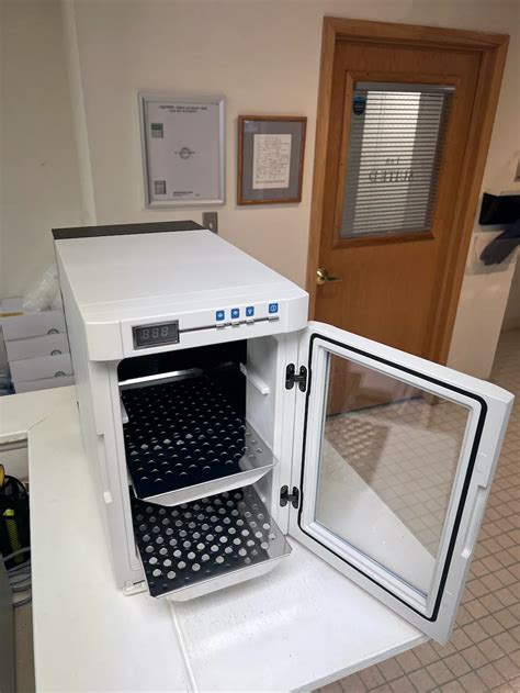 Heratherm IMC 18 Microbiological Incubator LabX