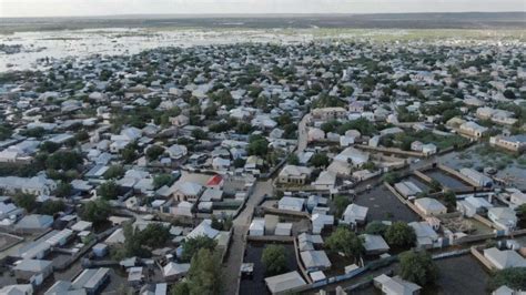 Hundreds of thousands displaced following historic floods in Somalia ...