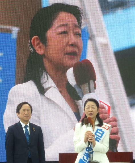 参院大分選挙区補選、事実上の与野党一騎打ち！銀座ママ白坂亜紀氏vs前参院議員の吉田忠智氏 社会 日刊スポーツ