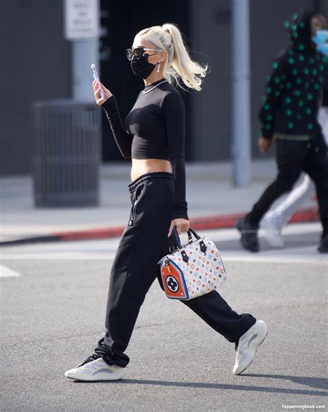 Pia Mia Perez Nude OnlyFans Leaks Fappening Page FappeningBook