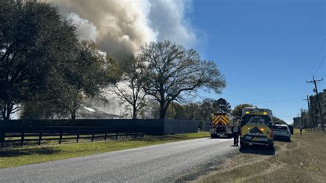 house fire sending large plume  smoke towering  southern
