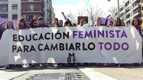 Las Estudiantes Salen A La Calle Por El D A De La Mujer