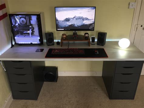 Https Ift Tt Hflvyn Built My Very First Pc And Battlestation Tried