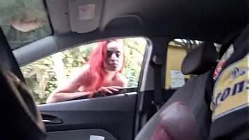 Pedindo informações mostrei pau pra gostosa no ponto de ônibus XVIDEOS