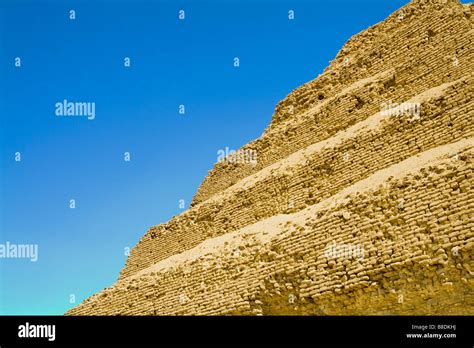 La fase piramide a Saqqara o Sakkara Saqqarah in Egitto questo è il