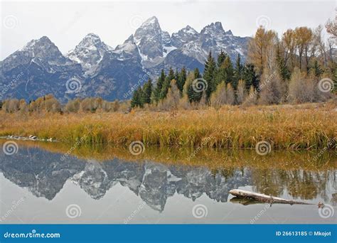 De Waaier Van Teton Met Spiegelbezinning Stock Afbeelding Image Of