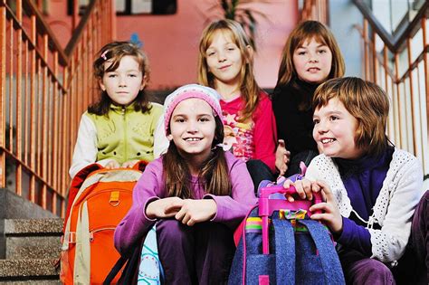 Fondo Grupo De Ni Os Felices En La Escuela Sonrisa Moda Primaria Foto E