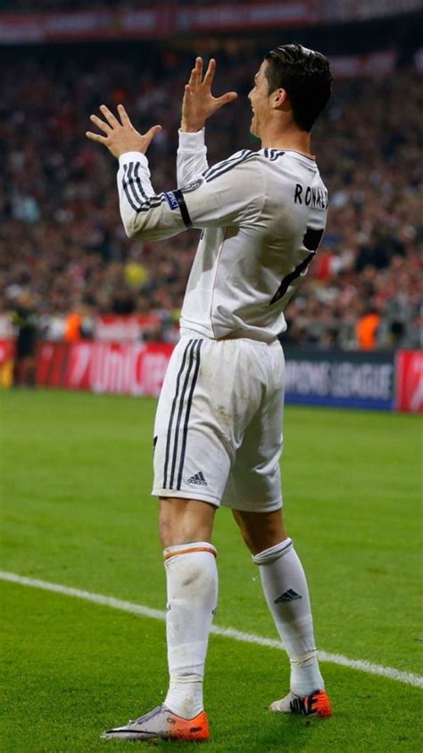 Pin By On Pins By You Cristino Ronaldo Cristiano Ronaldo