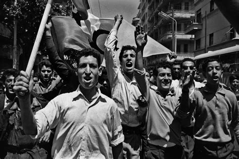 Algérie 1962 de Malika Rahal et Les Camps de regroupement en