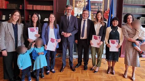 Remise De La Nationalité Française Par Le Consulat Général De France à