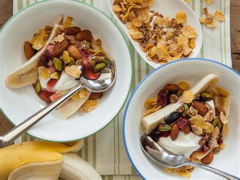 Recipe: Breakfast Banana Splits | Whole Foods Market