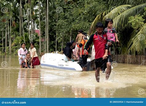 Rescue of flood victims editorial stock image. Image of flood - 28055954