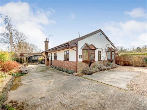 3 Bed Detached Bungalow For Sale In Weatherhill Common Smallfield