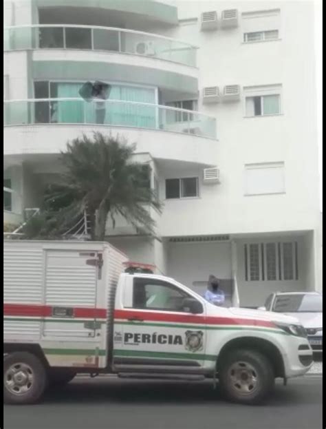 Vídeo Homem morre após cair de prédio em Jaraguá do Sul Diário da