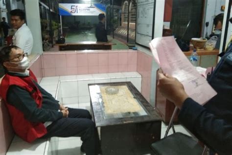 Kasus Korupsi Alat Berat Di Kota Cirebon Kadis Ditahan Sekda Tak