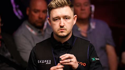 Kyren Wilson Roasted By Crowd For Wearing Bizarre Kitchen Accessory At Snooker Shoot Out Then