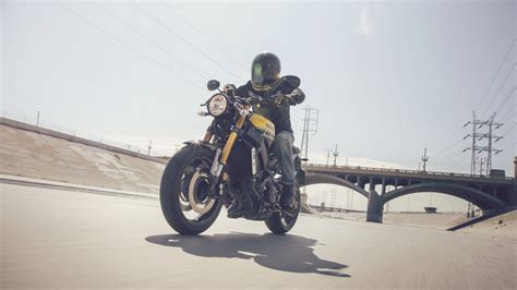 Yamaha XSR 900. A “retro-modern” MT-09 | DriveMag Riders