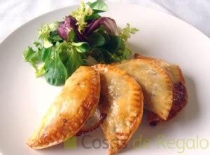 Una receta de empanadillas diferente con champiñones bacon y queso