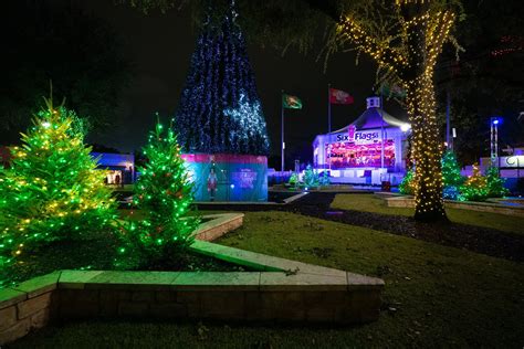 Holiday in the Park 2023 | Six Flags Over Texas — SFOT Source